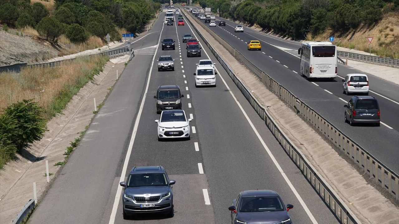 Tekirdağ-İstanbul Yolu'nda Bayram Dönüş Yoğunluğu