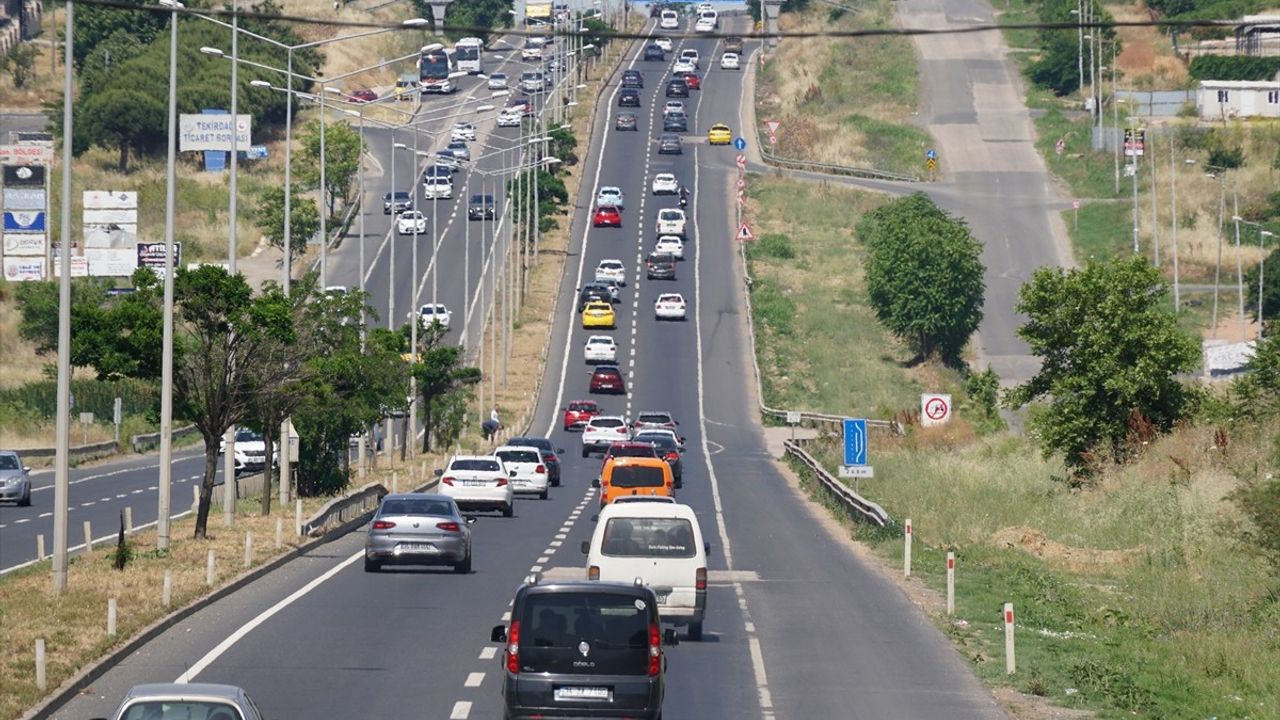 Tekirdağ-İstanbul Yolunda Bayram Yoğunluğu