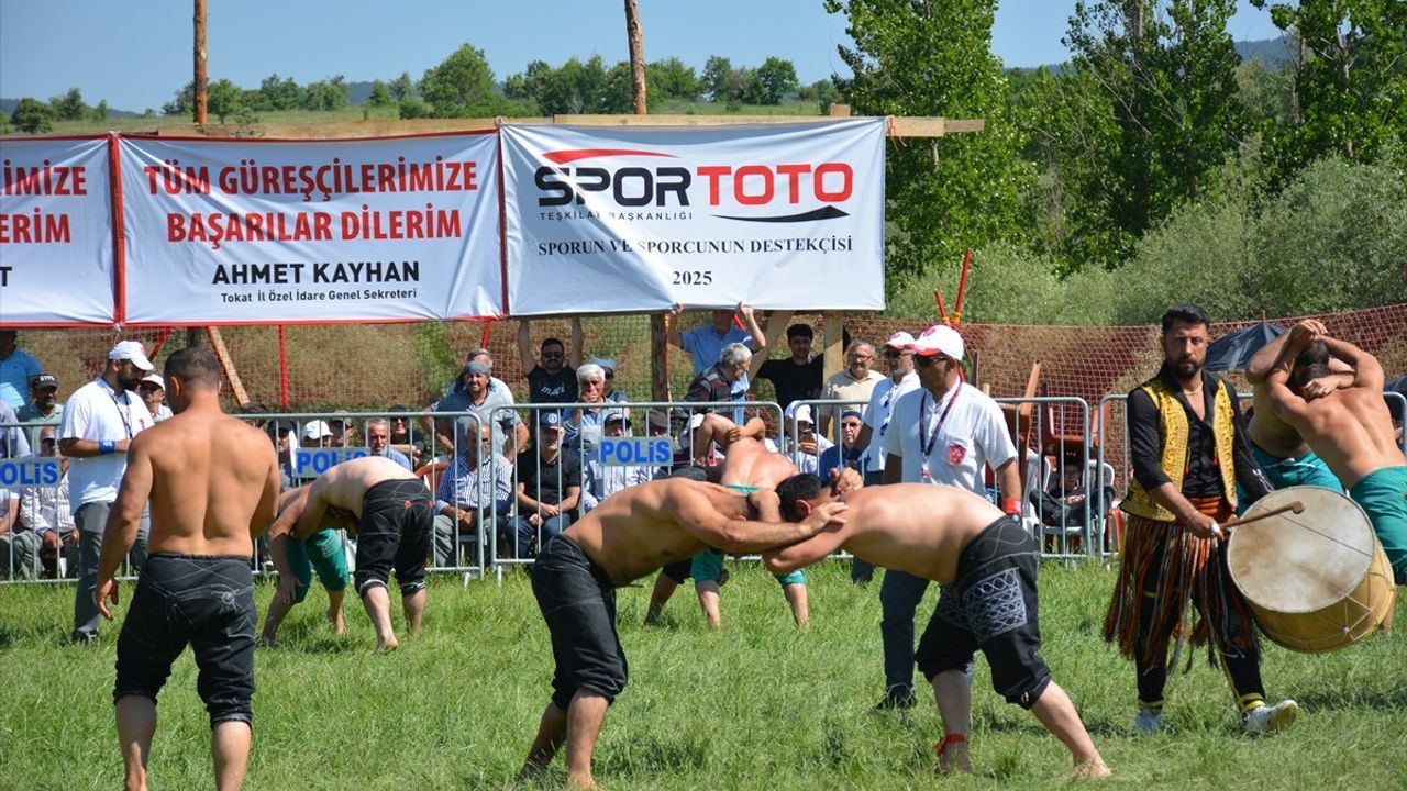 Tokat'ta Güreş Heyecanı: Şehit Tümgeneral Aydoğan Aydın Karakucak Güreşleri Yapıldı