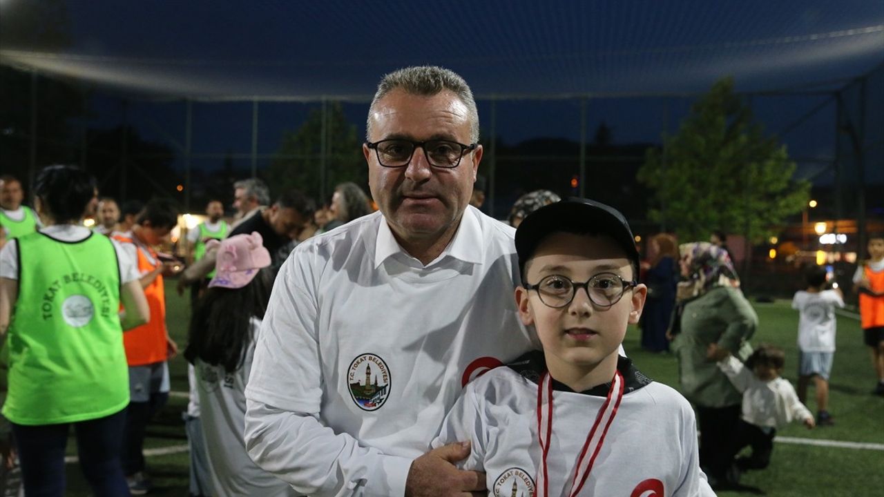 Tokat'ta Özel Gereksinimli Çocuklarla Babaları Arasında Futbol Maçı Düzenlendi