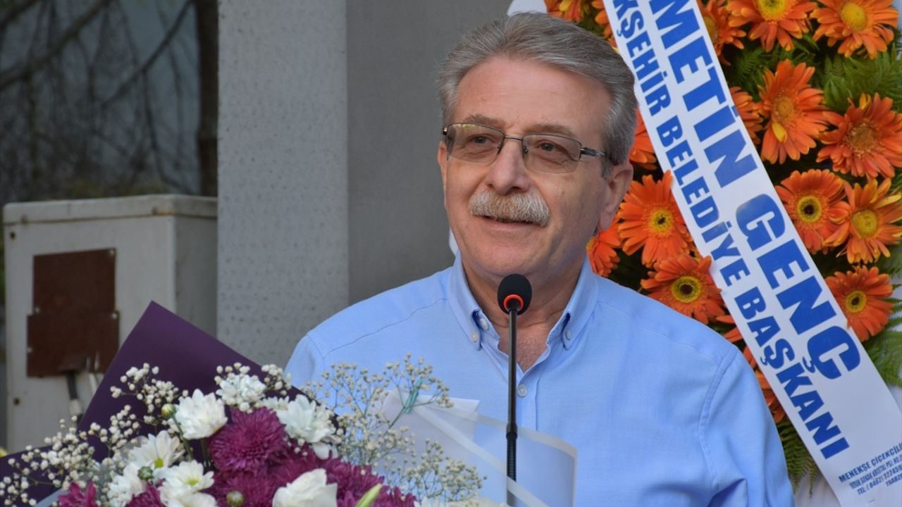 Trabzon'da Çocukların Eserleriyle 'Karma Sergi' Açıldı