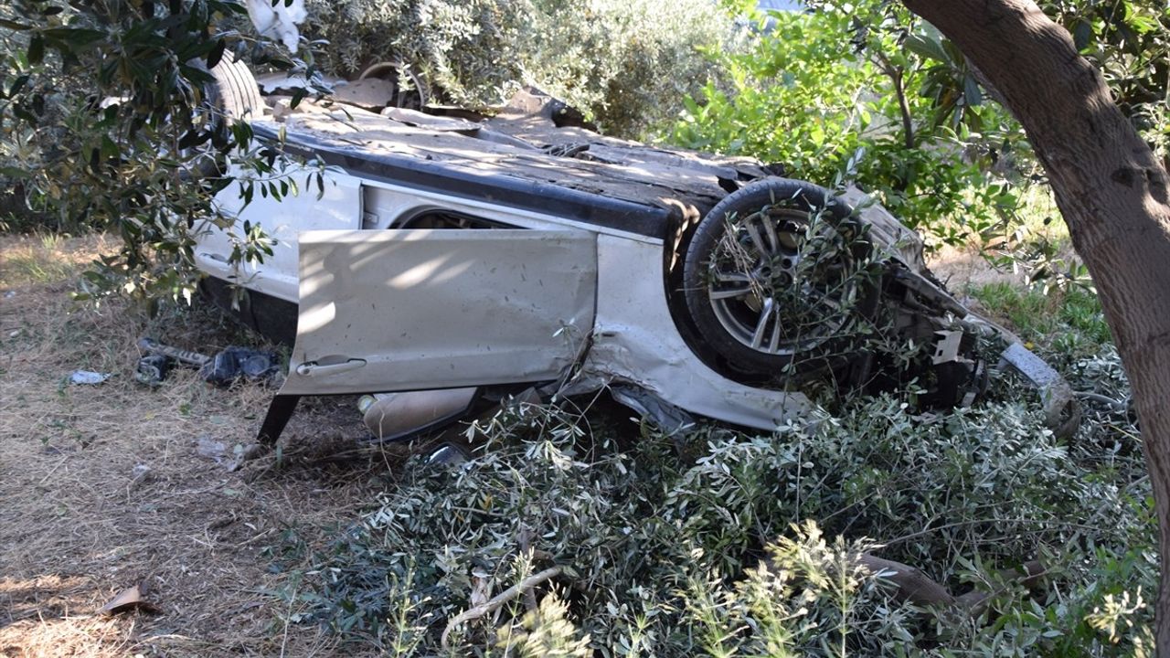 Turgutlu'da Kontrolden Çıkan Otomobil Takla Attı