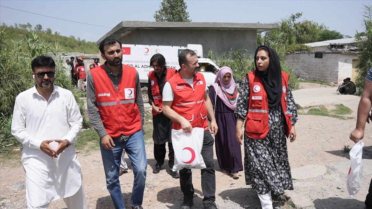 Türk Kızılay, Pakistan'da Kurban Eti Dağıttı