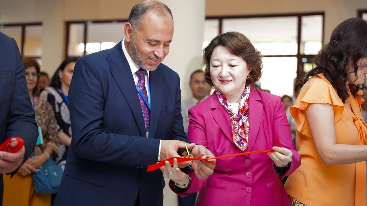 Türkistan'da Divanu Lugati't-Türk Sergisi Açıldı