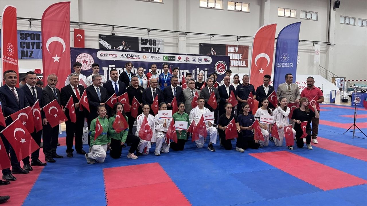 Türkiye Karate Premier Ligi Zonguldak'ta Başladı