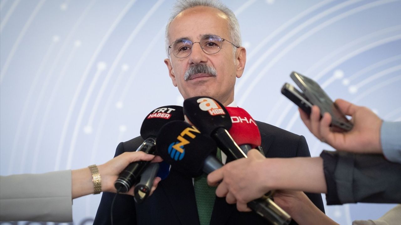 Ulaştırma Bakanı Uraloğlu'ndan İsrail-İran Gerilimi ve Sivil Havacılık Açıklaması