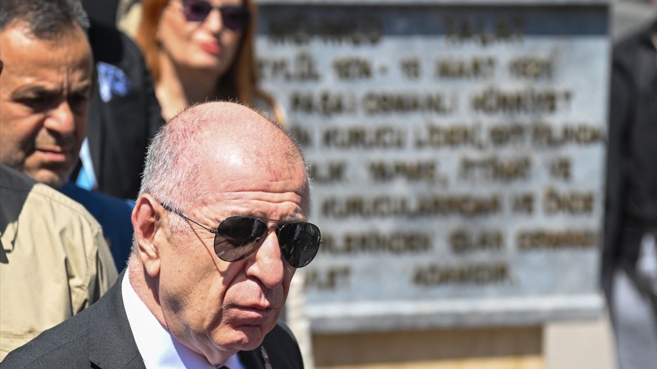 Ümit Özdağ, Talat Paşa Anıtı'nı Ziyaret Etti