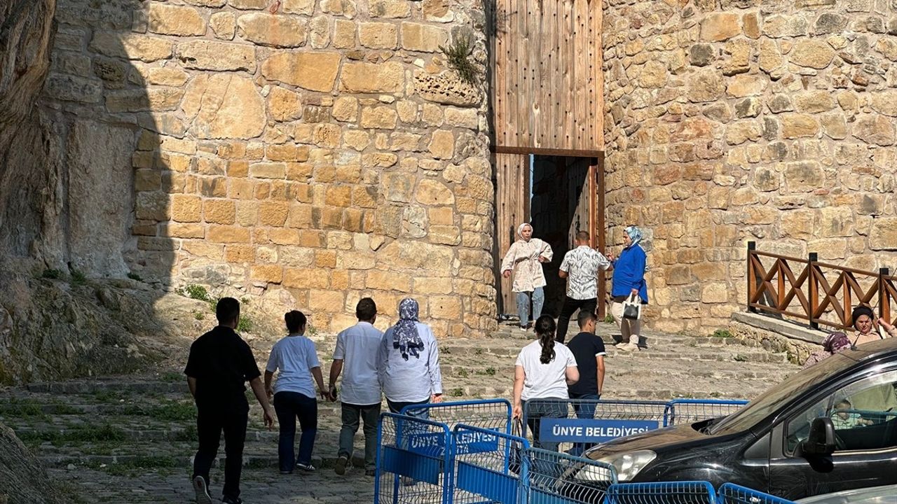 Ünye Kalesi, 14 Günde 35 Bin Ziyaretçi Ağırladı