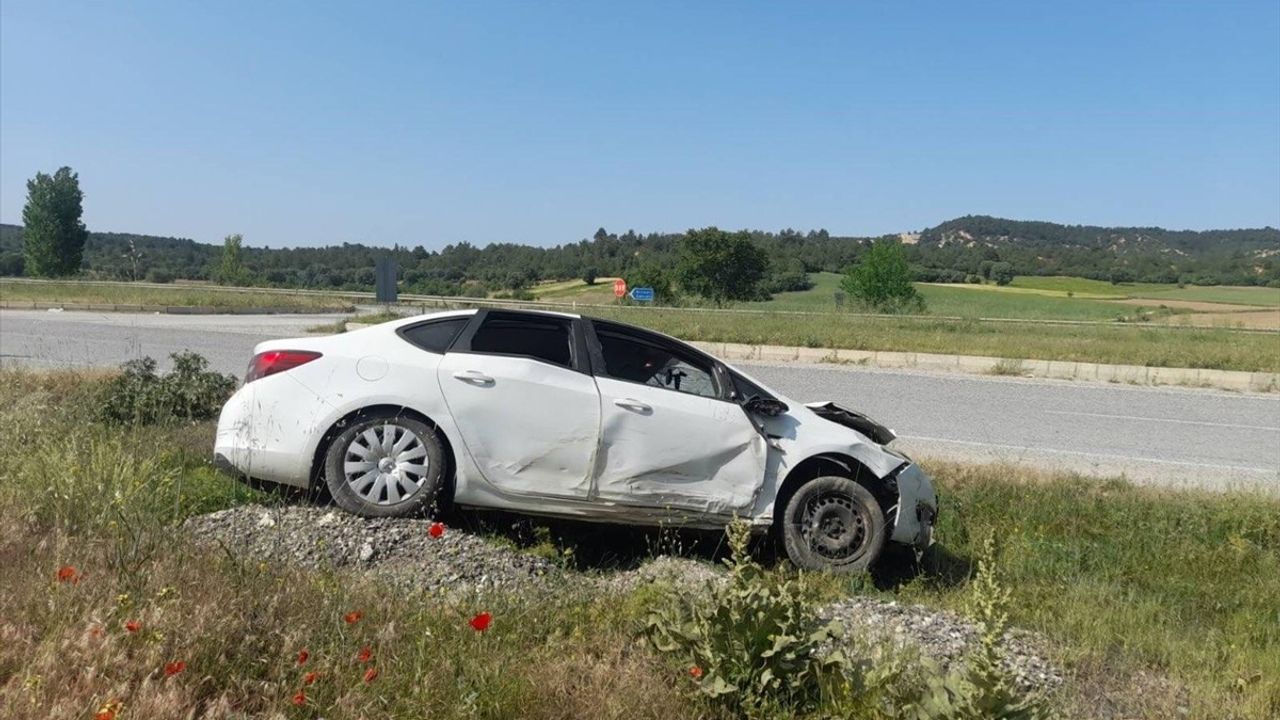 Uşak'ta Trafik Kazası: 4 Yaralı