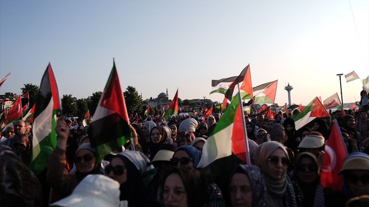 Üsküdar'da 'Özgür Gazze Mitingi' Gerçekleşti