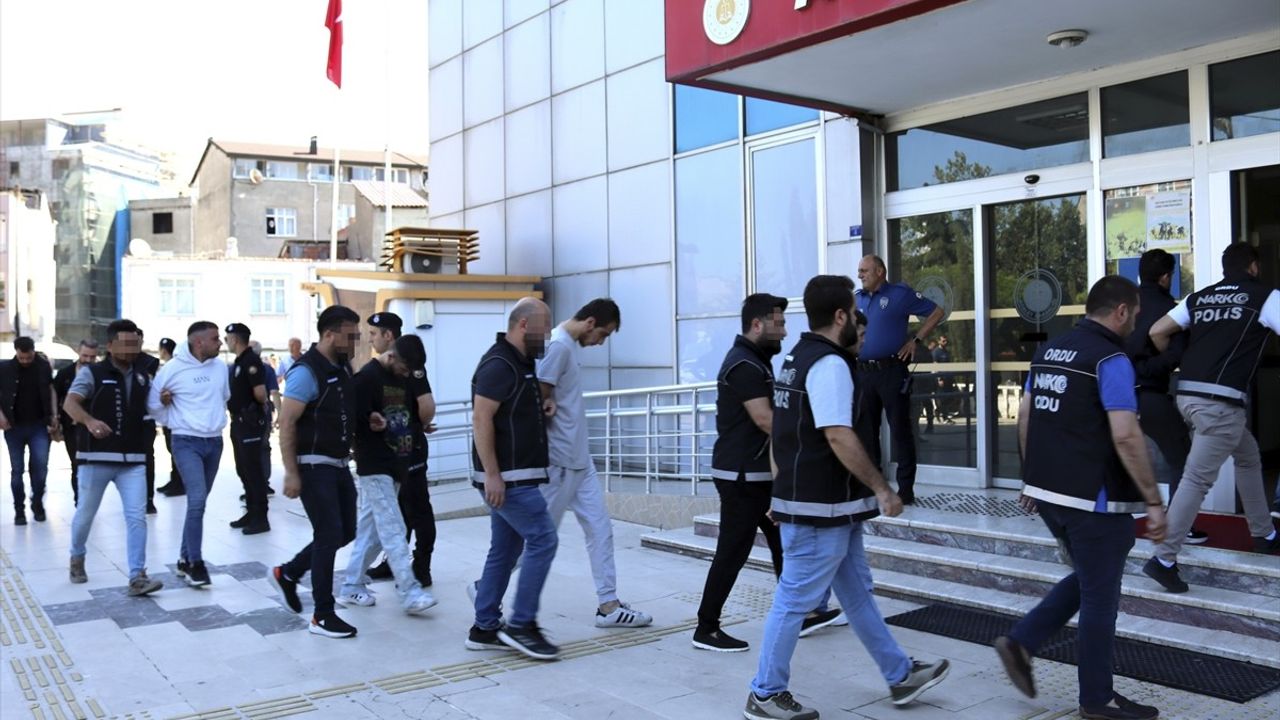 Uyuşturucu Operasyonu: 24 Gözaltı