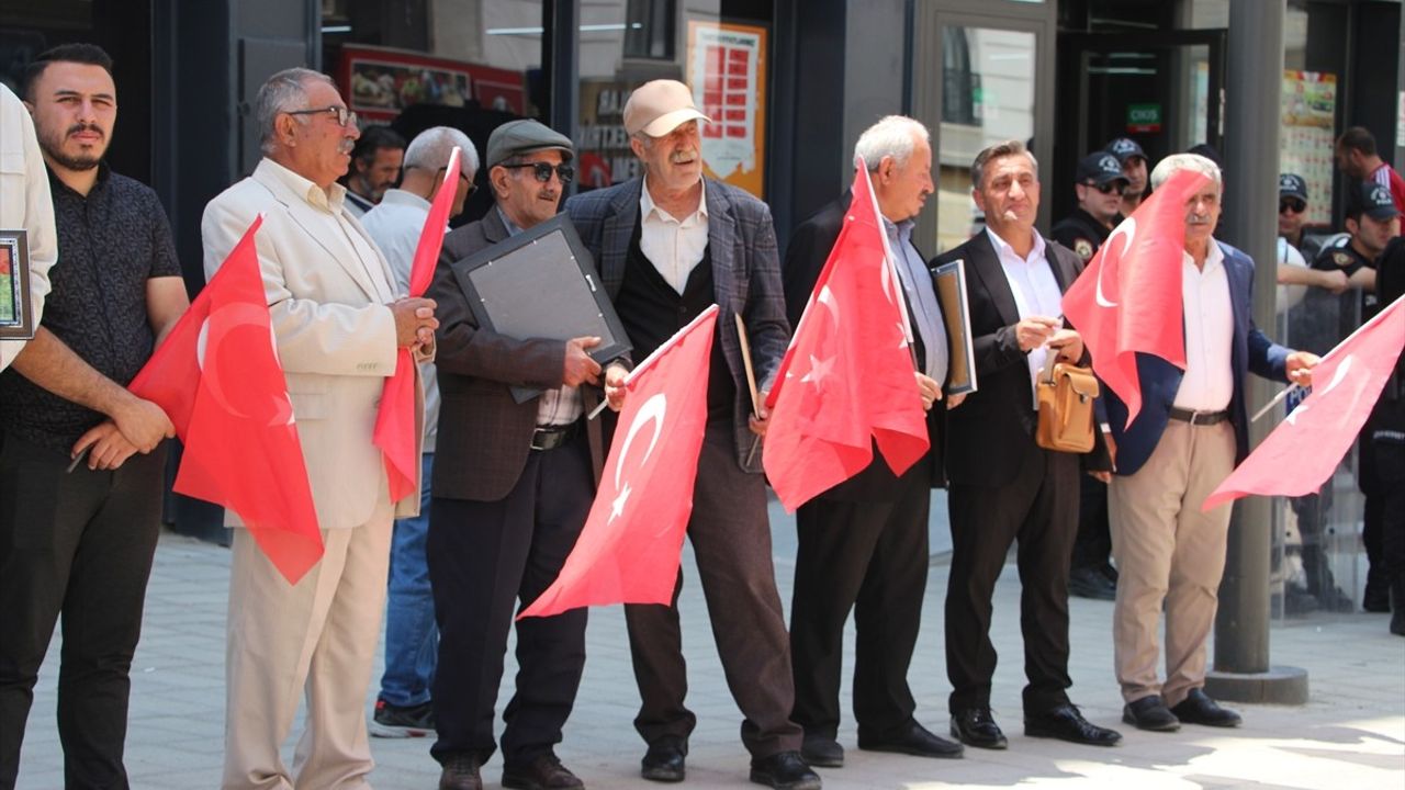 Van'da Ailelerin Terörle Mücadele Eylemi Devam Ediyor