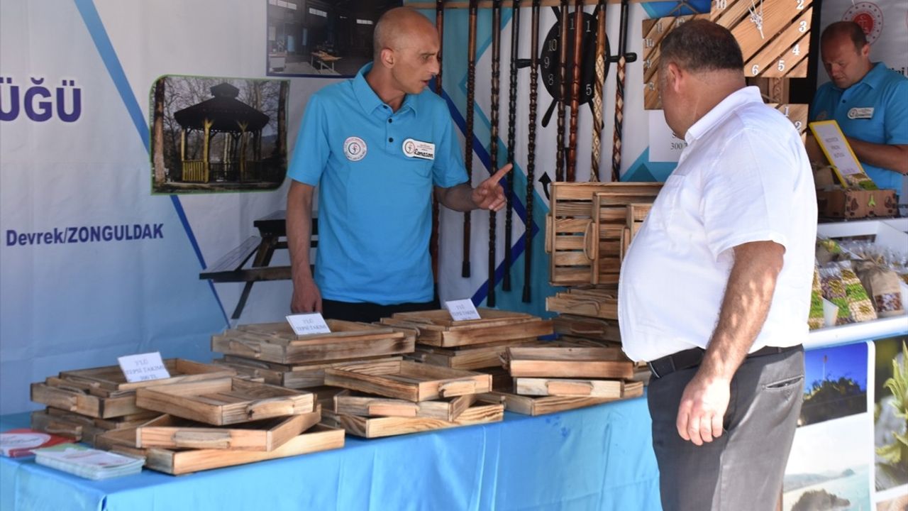 Van'da İşyurtları Ürün ve El Sanatları Fuarı Açıldı