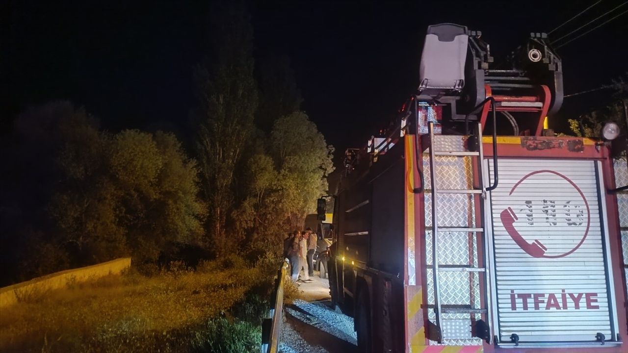 Van'da Müküs Çayı'na Düşen Genç Kız Hayatını Kaybetti