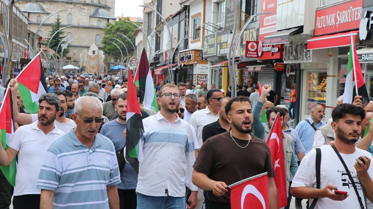 Yozgat'ta Gazze'ye Yardım Gemisine Protesto