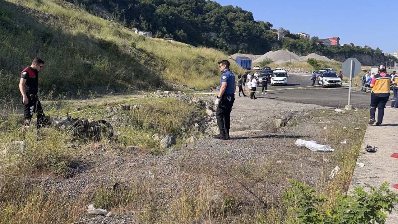 Zonguldak'ta Motosiklet Kazası: İki Genç Hayatını Kaybetti