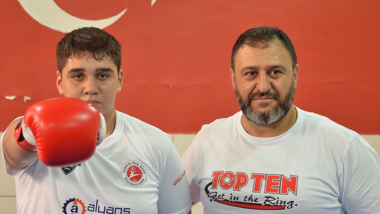 15 Yaşındaki Salih Yiğithan Talay, Kick Boksta Türkiye Şampiyonu Oldu