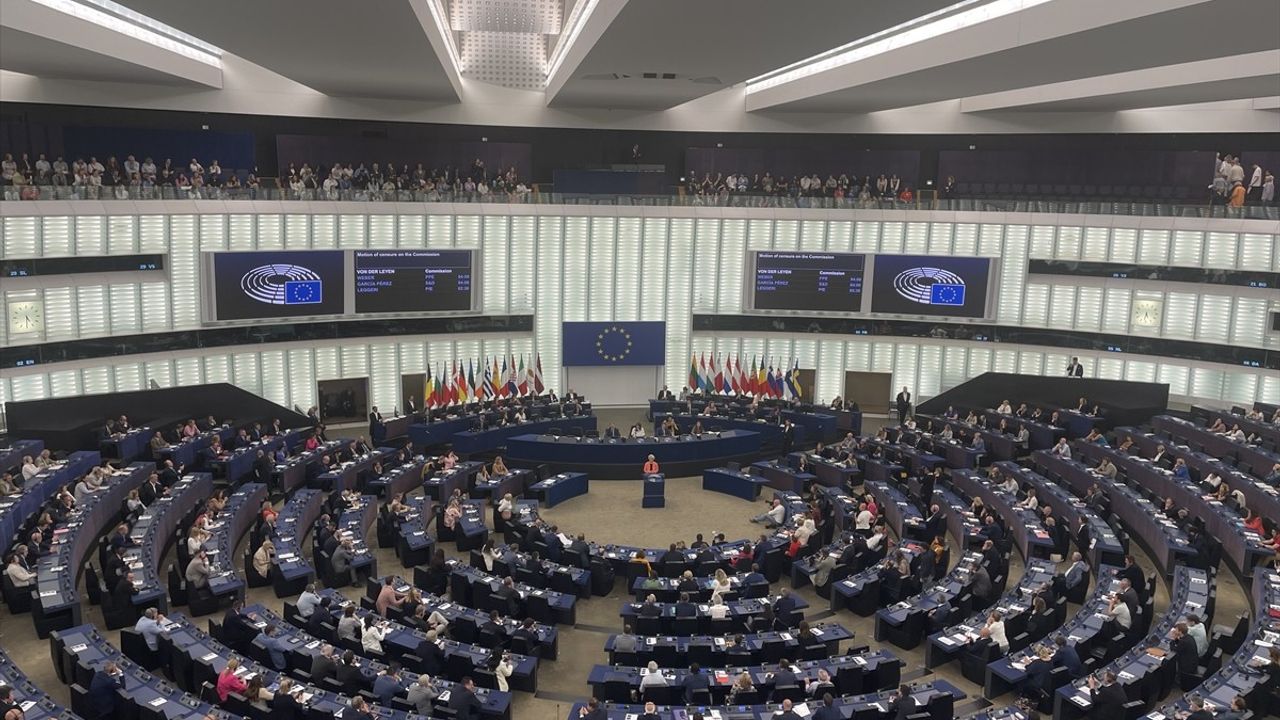 AB Komisyonu Başkanı von der Leyen'den Gensoru Cevabı