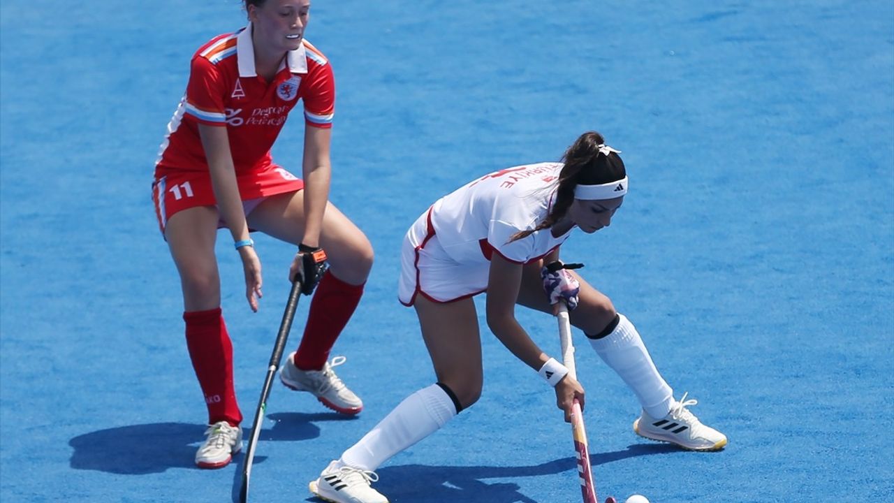 Açık Alan Hokeyi Kadınlar Avrupa Şampiyonası Alanya'da Başladı