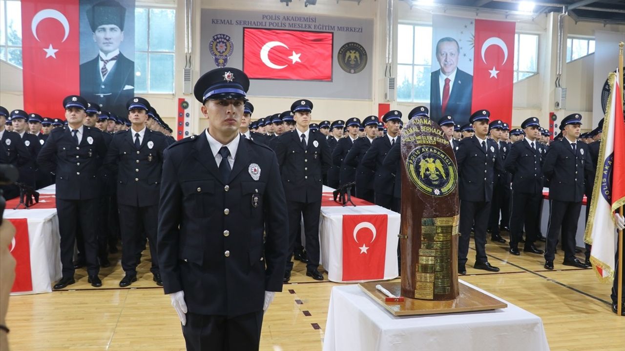 Adana'da 323 Polis Adayı Mezuniyet Töreniyle Yemin Etti