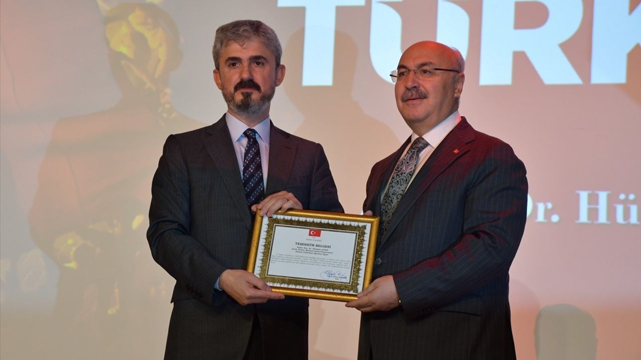Adana'da 'Zaferin Adı Türkiye Konferansı' Gerçekleştirildi