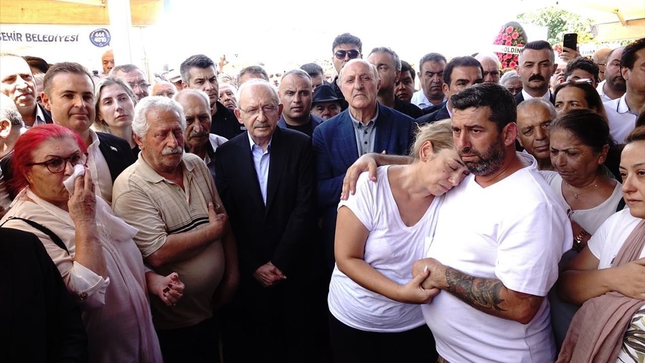 Adil Kılıçdaroğlu'nun Cenazesi Defnedildi