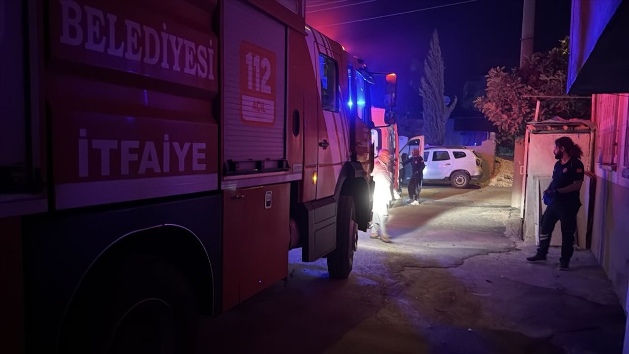 Adıyaman'da Ev Yangını: 2 Kişi Dumandan Etkilendi
