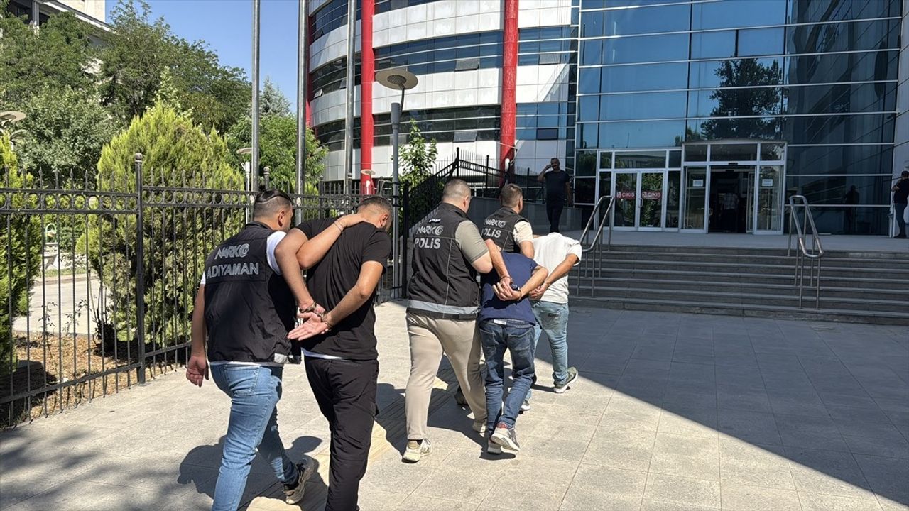 Adıyaman'da Uyuşturucu Operasyonu: 3 Gözaltı