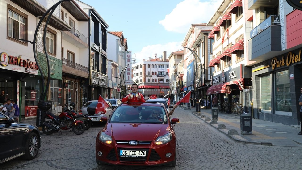 Ahmet Ünal'ın Altın Madalya Kutlaması