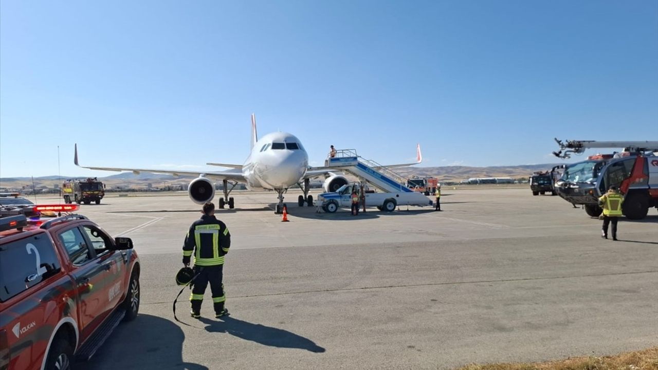 AirArabia Uçağı Motor Arızası Nedeniyle Acil İniş Yaptı