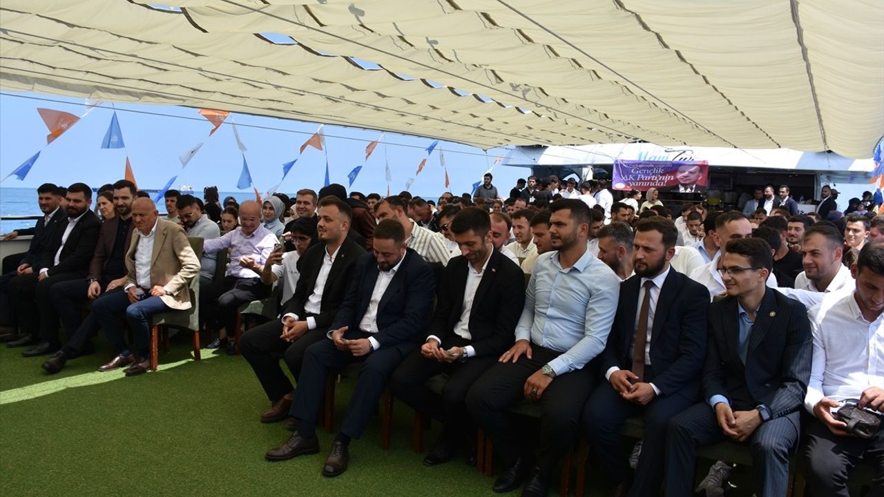 AK Parti Gençlik Kolları Genel Başkanı İbiş'ten CHP'ye Cevap