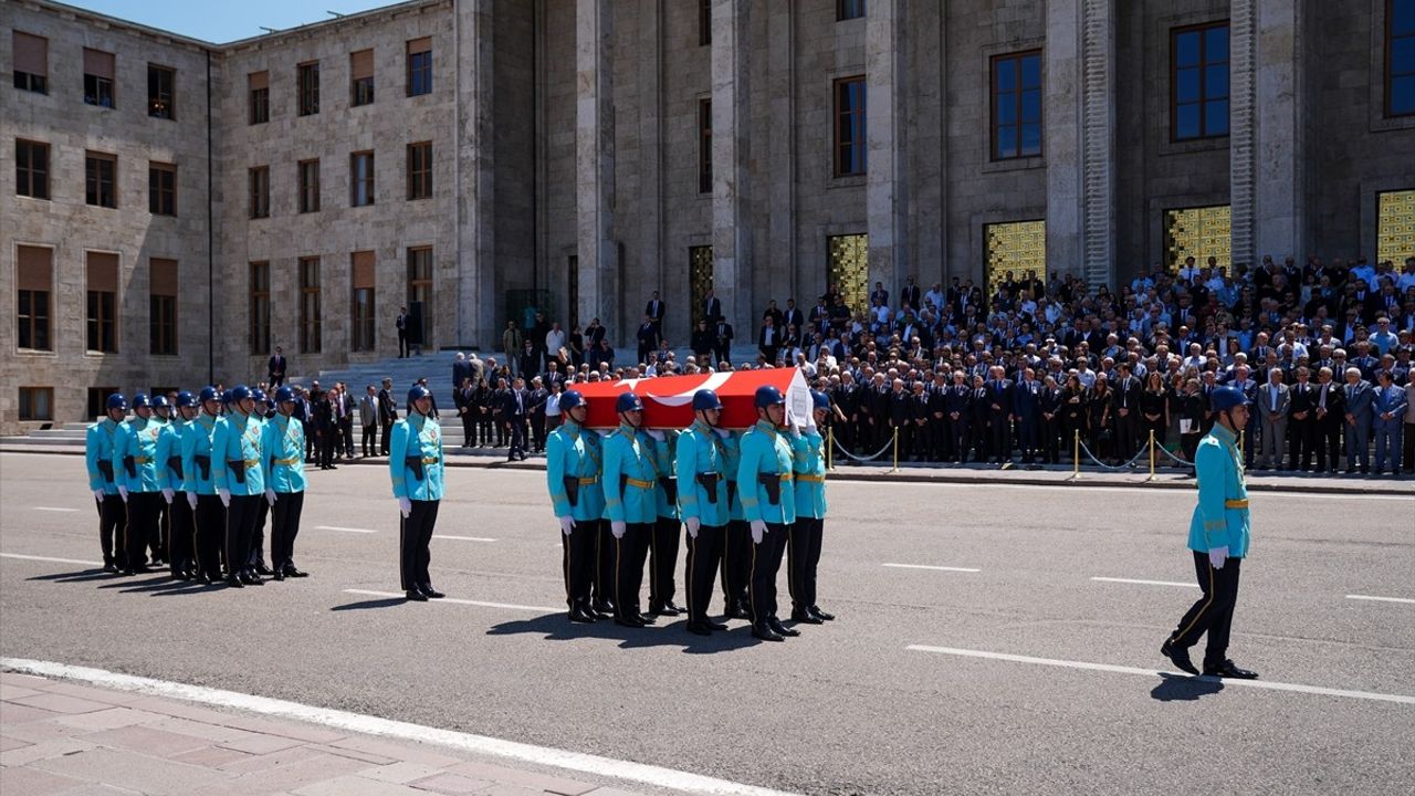 Altan Öymen için TBMM'de Tören Düzenlendi