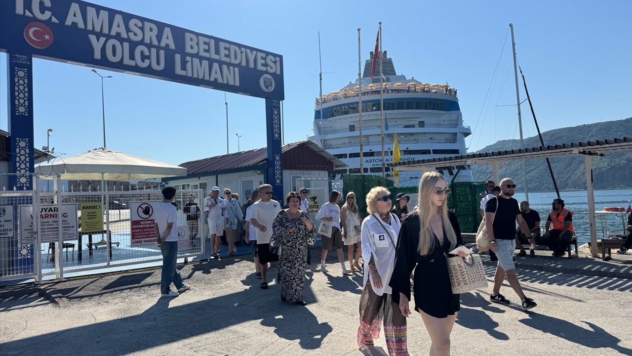 Amasra'ya Gelen Astoria Grande Kruvaziyeri