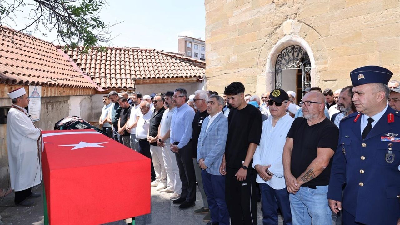 Amasya'da Kore Gazisi Zübeyir Köse Son Yolculuğuna Uğurlandı