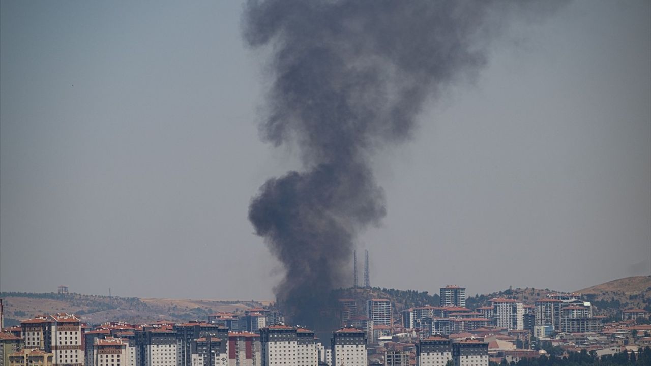 Ankara'da Fayans Fabrikasında Yangın Kontrol Altına Alındı