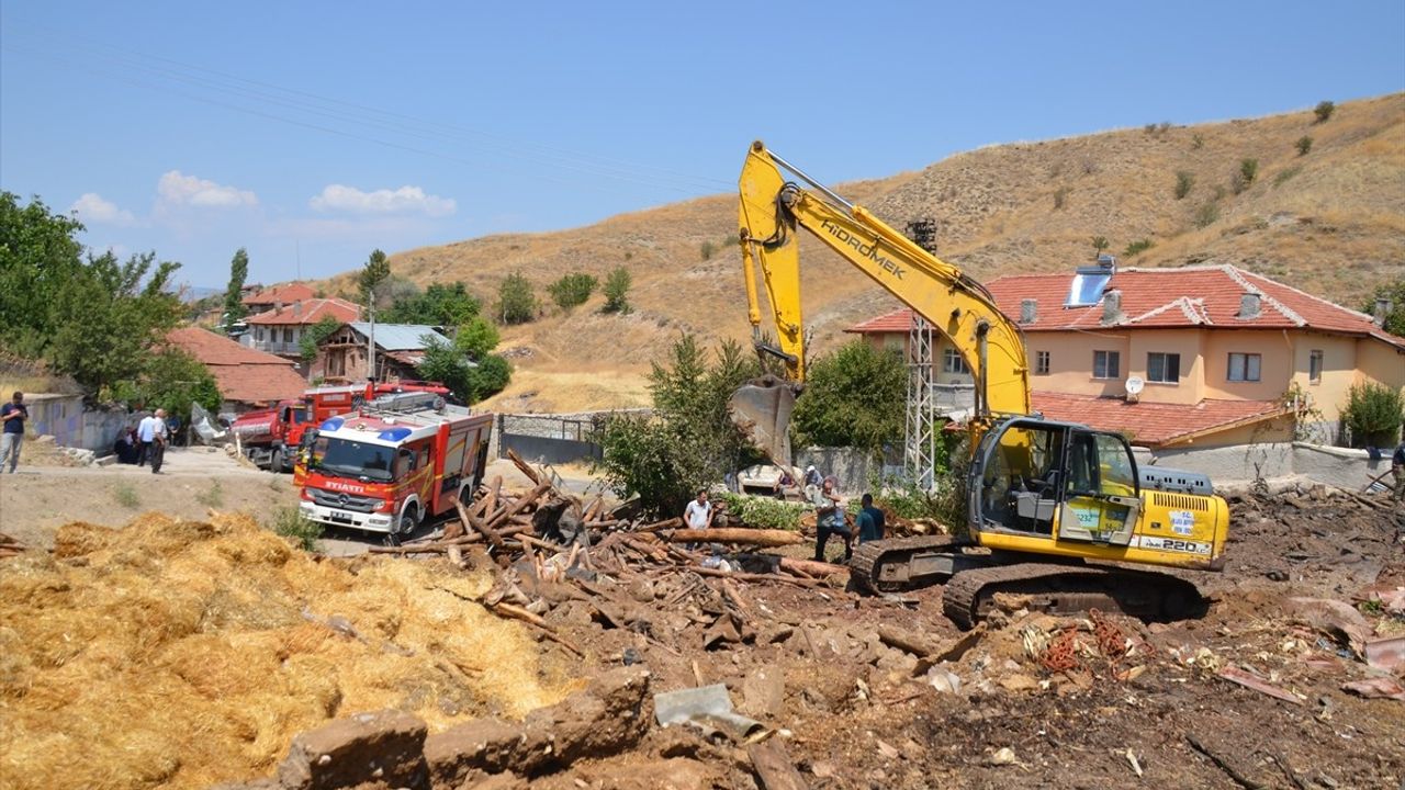 Ankara'da Gece Yarısı Yangın