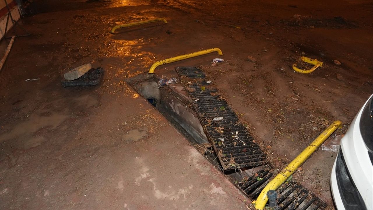 Ankara'da Sağanak Yağış ve Fırtına Etkileri
