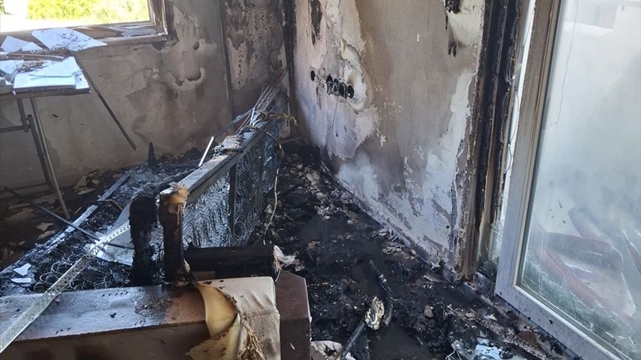 Antalya'da Apartman Dairesinde Yangın