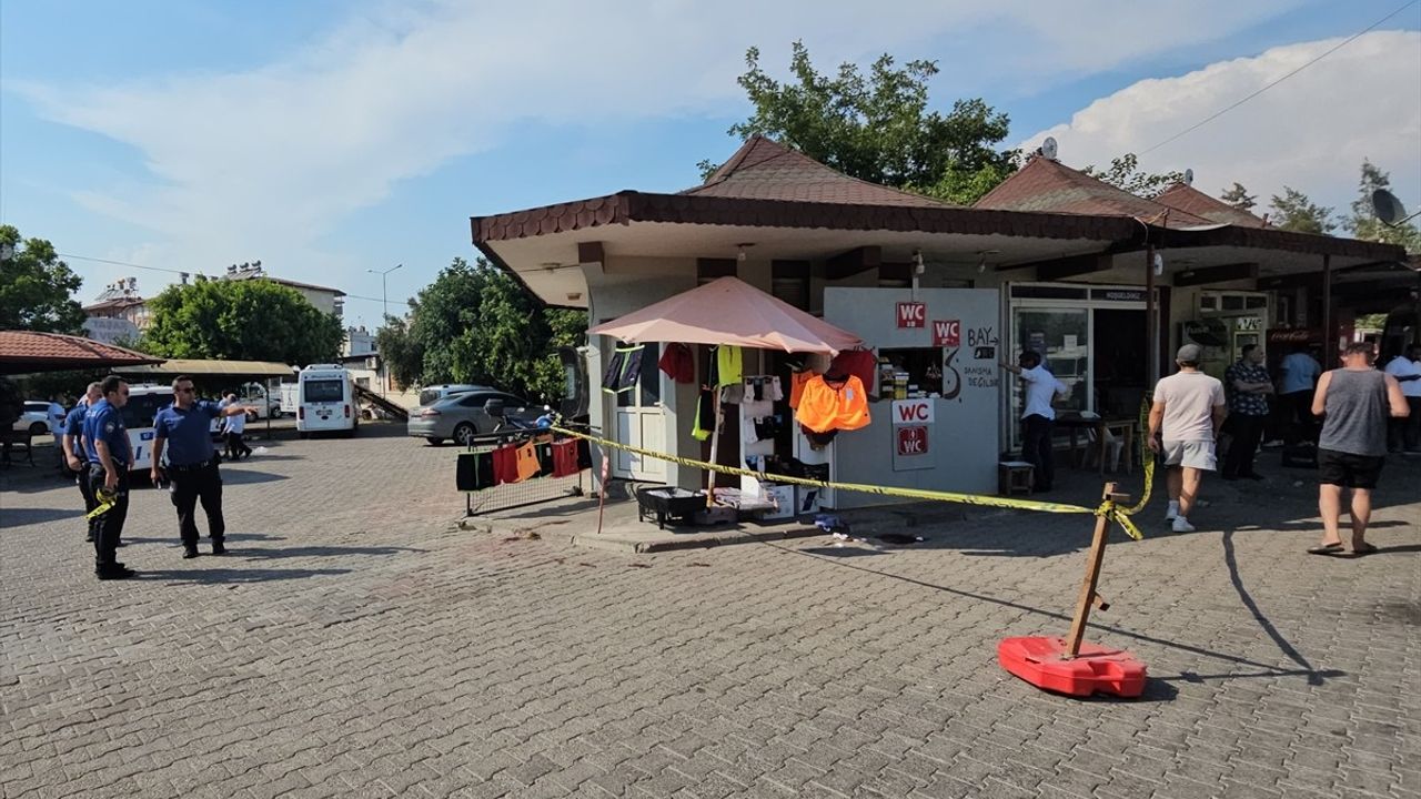 Antalya'da Dolmuş Şoförü Bıçaklandı