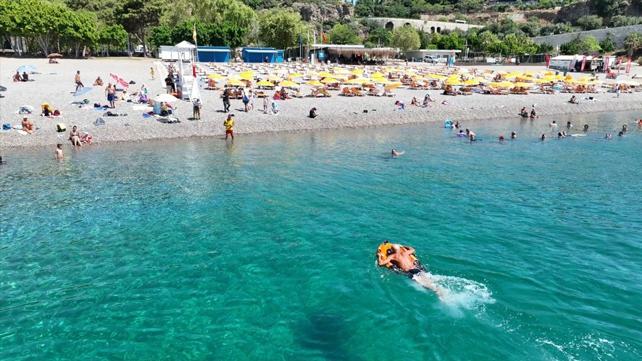 Antalya'da İnsansız Cankurtaran Robotu Plajlarda Görevde