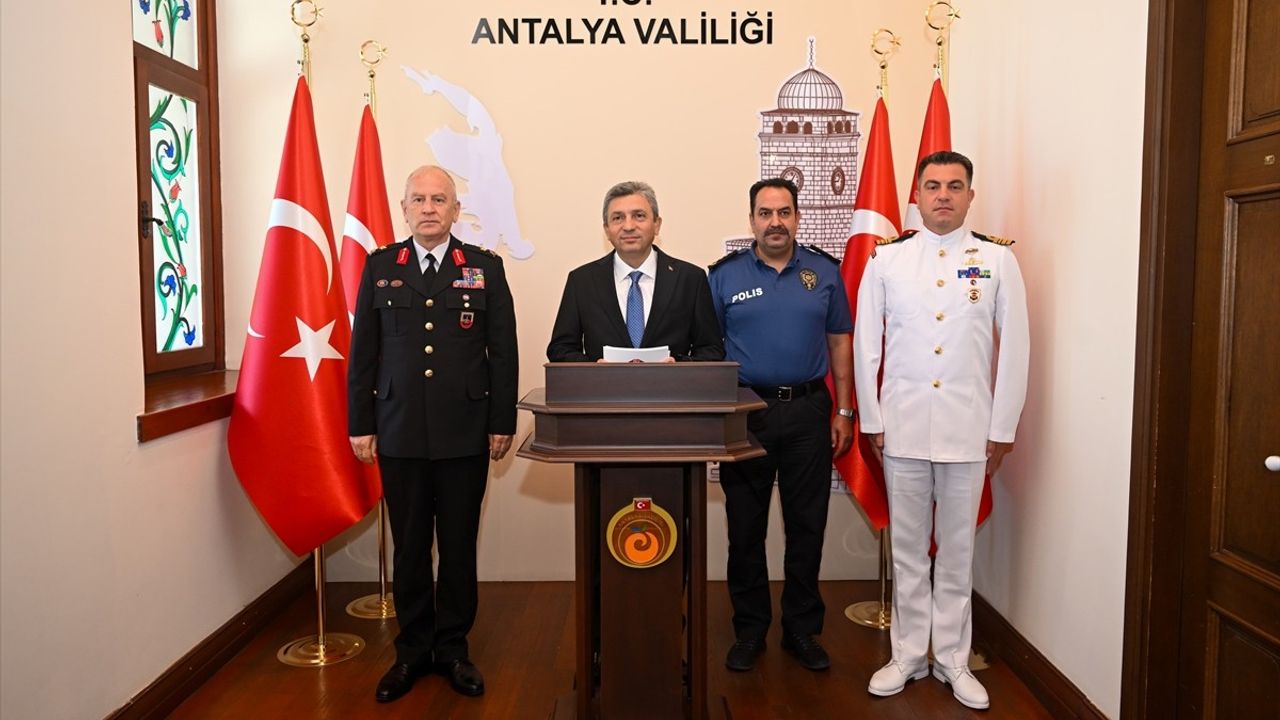 Antalya'da Orman Yangınları: 52 Hektar Zarar Gördü