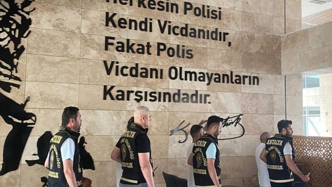Antalya'da Sahte Belgelerle Gayrimenkul Satışı Girişimi