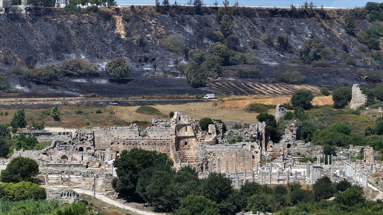 Antalya'daki Orman Yangını Havadan Görüntülendi