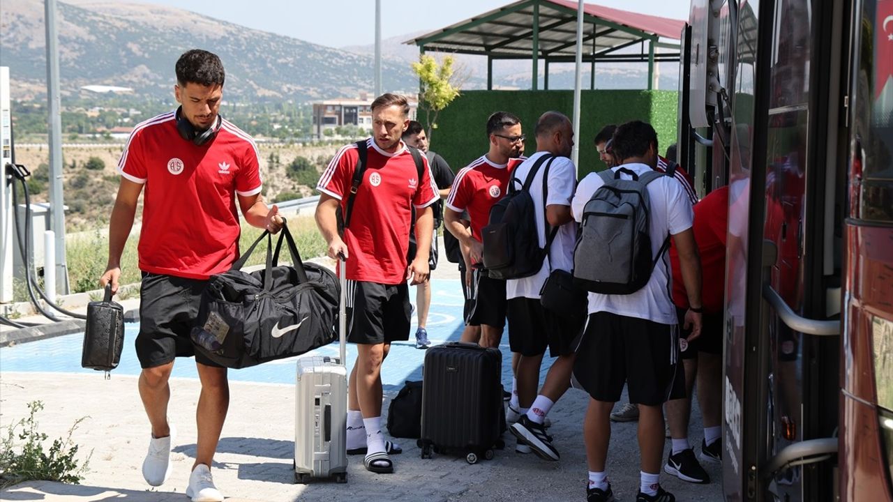Antalyaspor, Burdur'da Yeni Sezon Hazırlıklarına Başladı