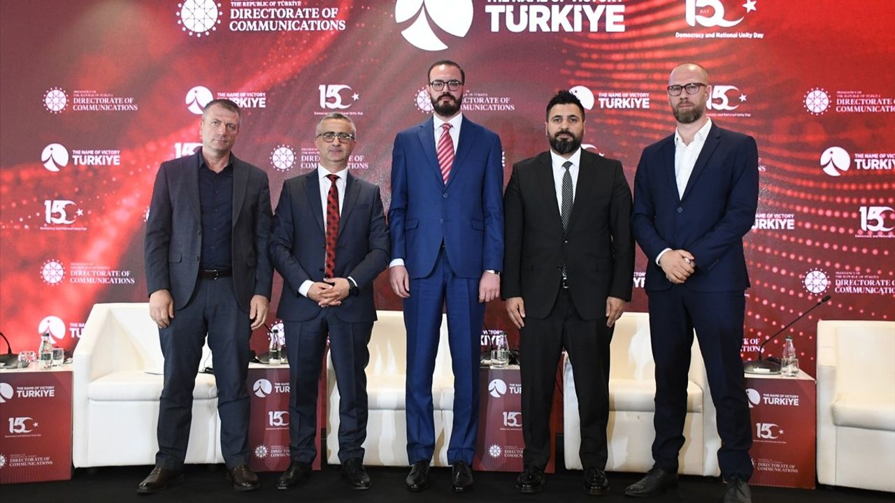 Arnavutluk'ta FETÖ'ye Dikkat Çeken Panel Düzenlendi