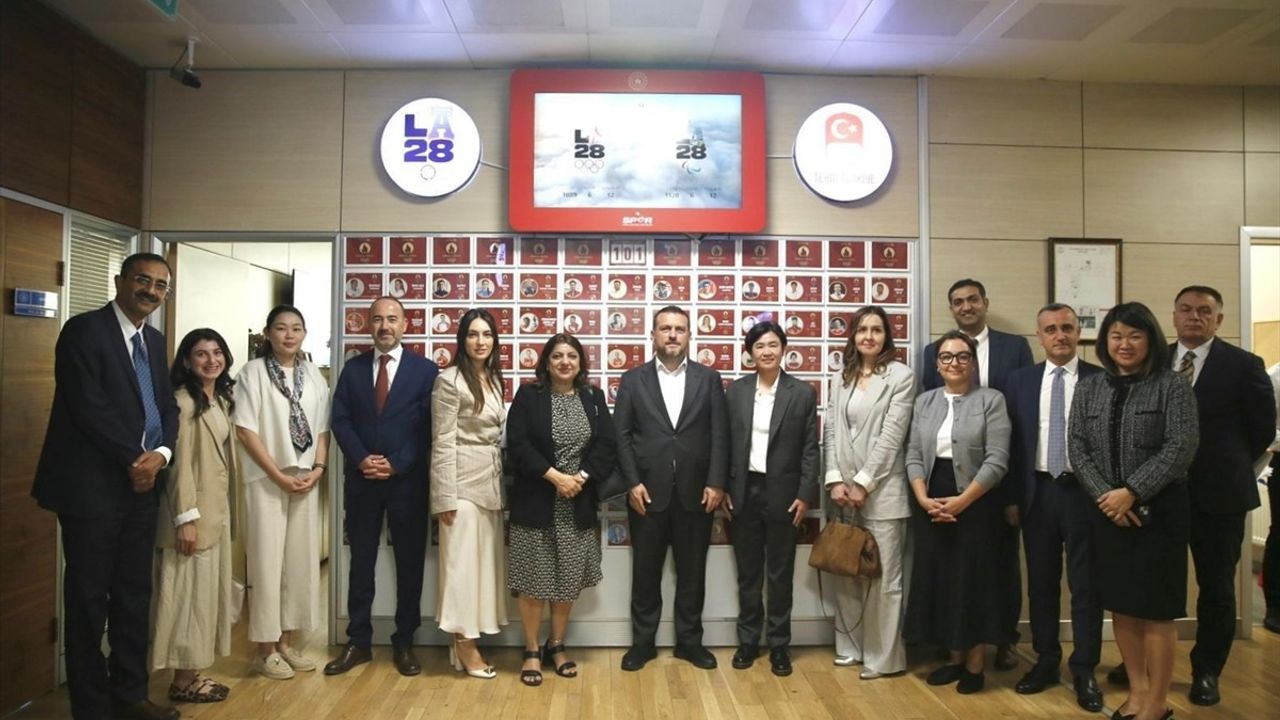 Asya Kalkınma Bankası Heyetinden Gençlik ve Spor Bakanlığına Ziyaret
