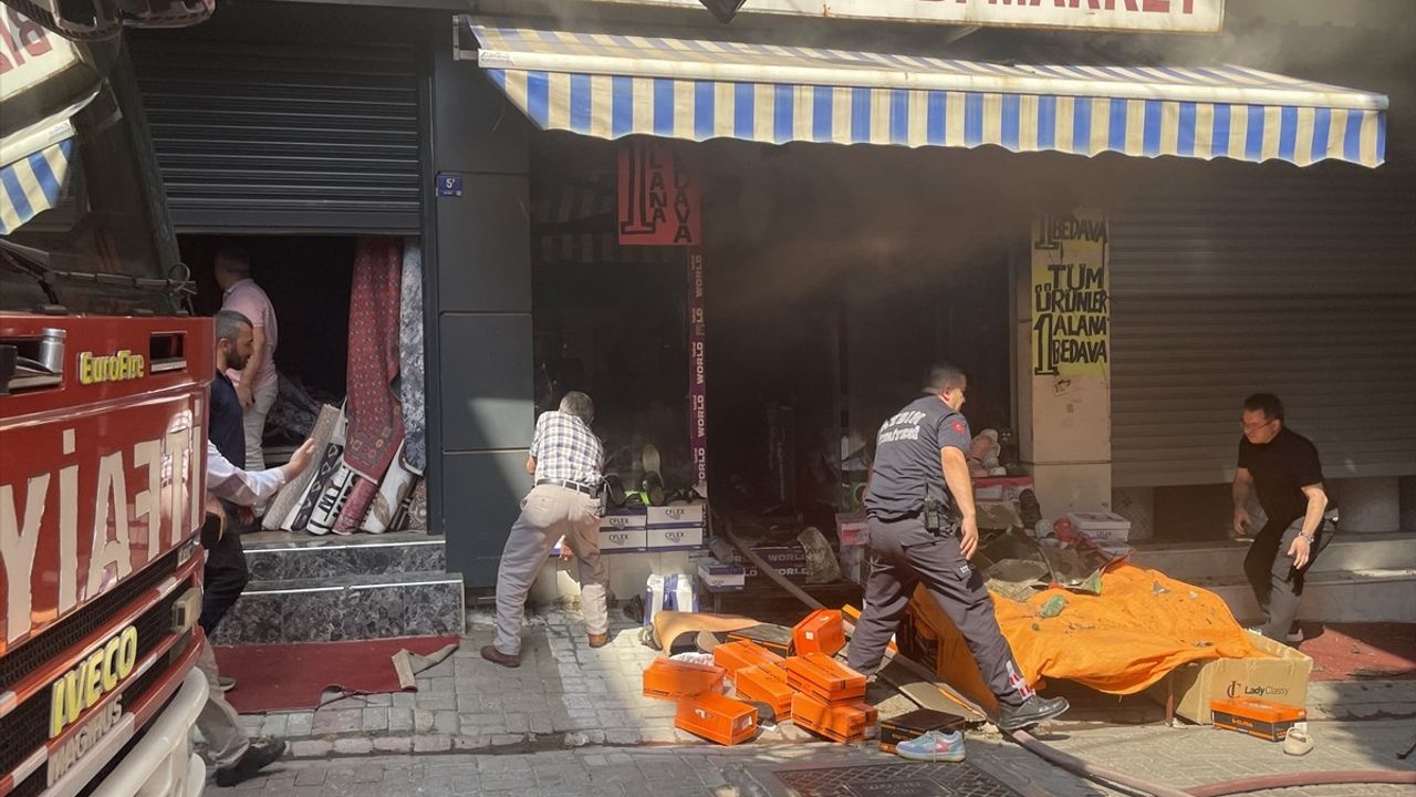 Aydın'da Ayakkabı Dükkanında Yangın Çıktı