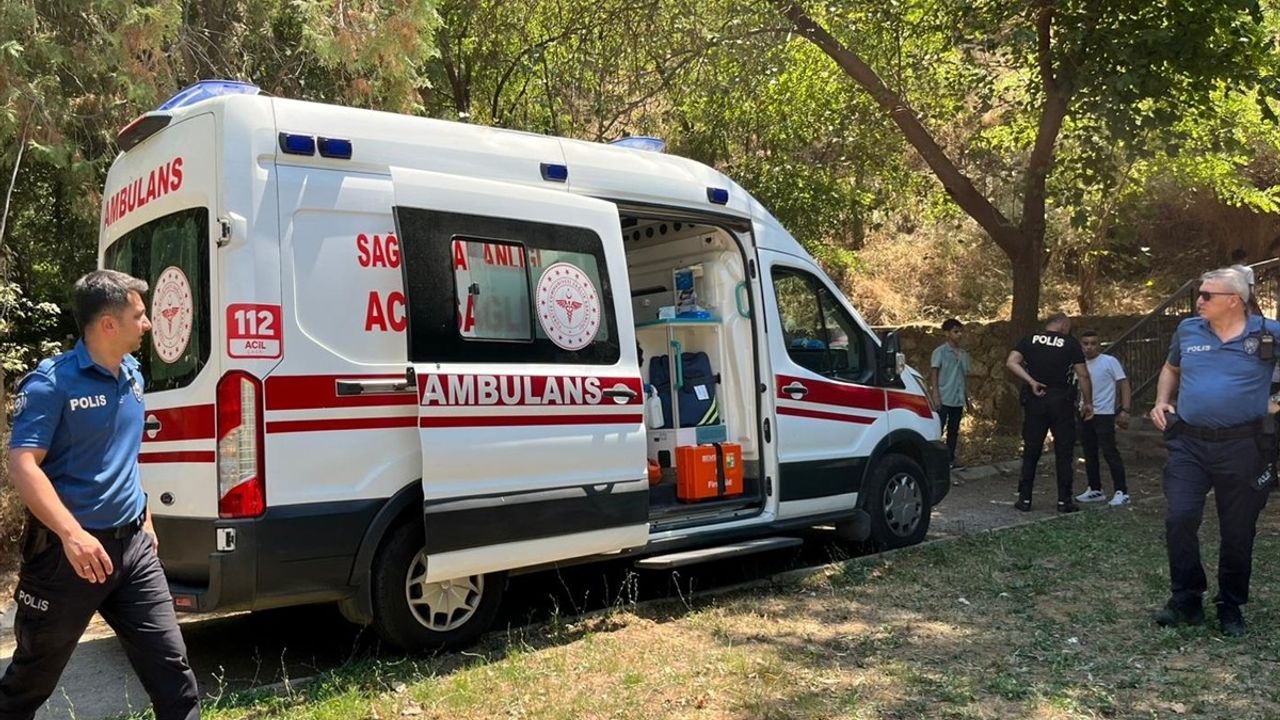 Aydın'da Bıçaklı Saldırı: 16 Yaşındaki Çocuk Ağır Yaralandı