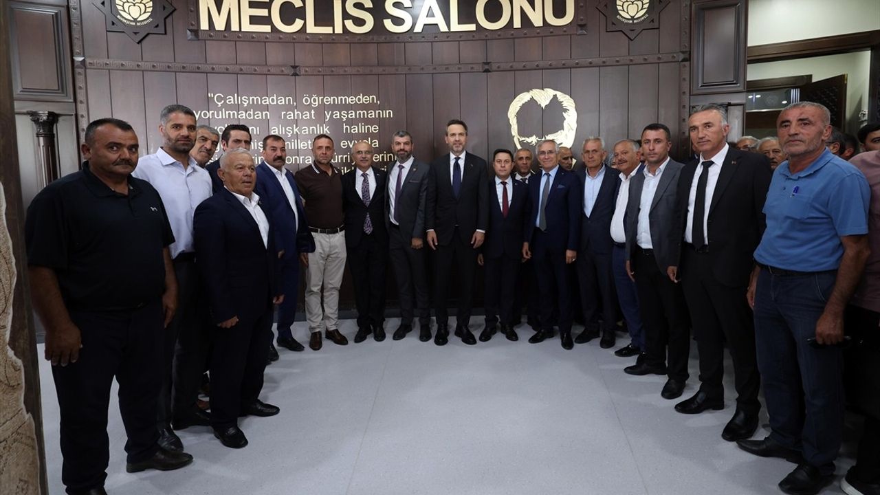 Bakan Bayraktar: Türkiye'nin Enerji Hedefleri ve Doğal Gaz Kullanımı