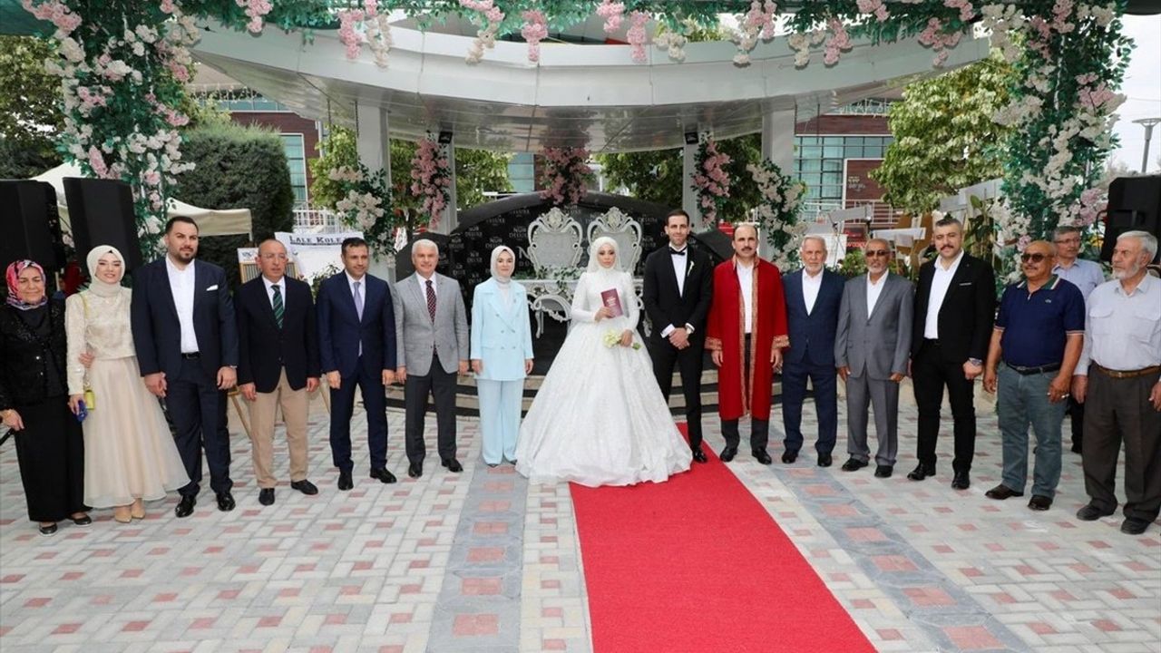 Bakan Göktaş, Konya'da AK Parti Toplantısında Bulundu